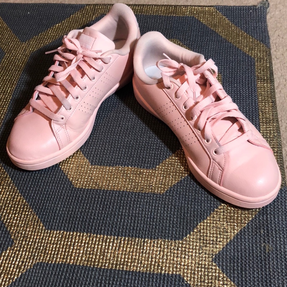 Adidas soft pink sneaker 🎀